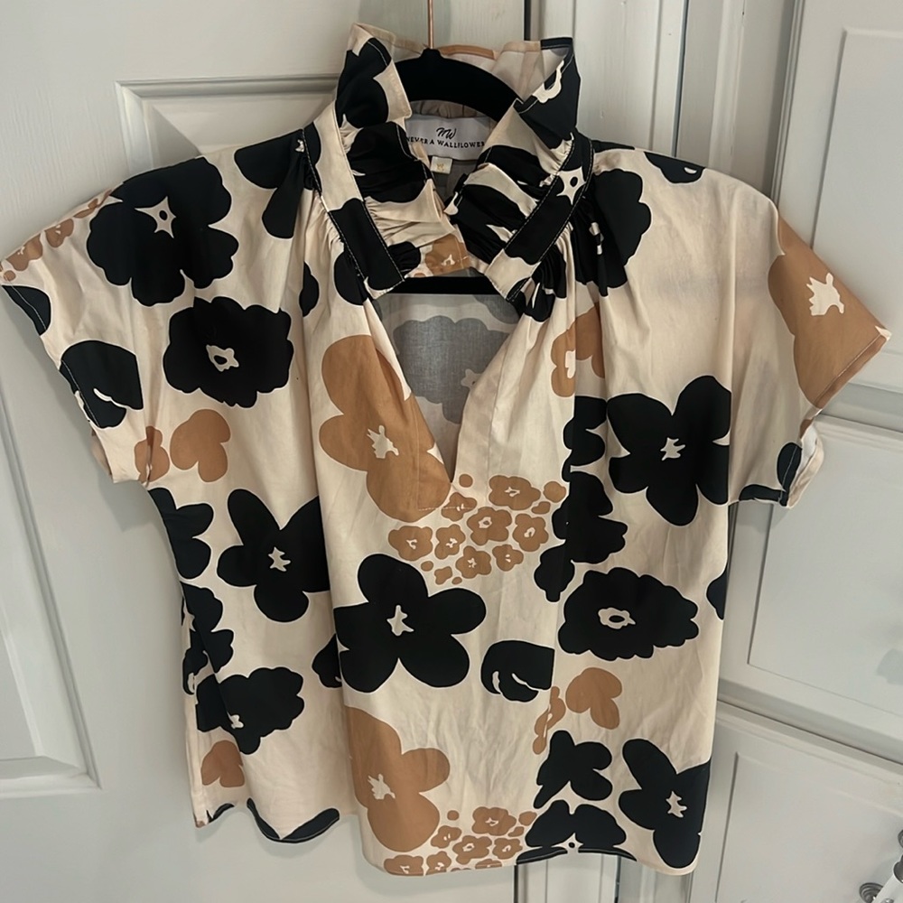 Never a wallflower blouse